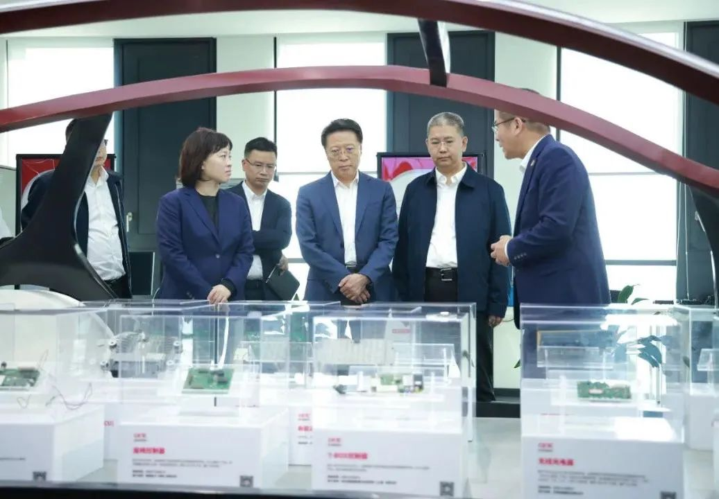 重庆市副市长江敦涛调研普华基础软件